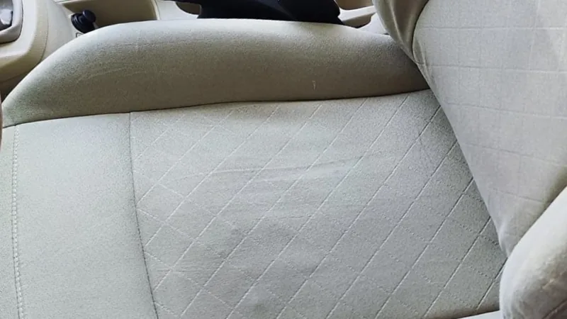 Banco auto em tecido cinzento — Depois da limpeza DeepClean