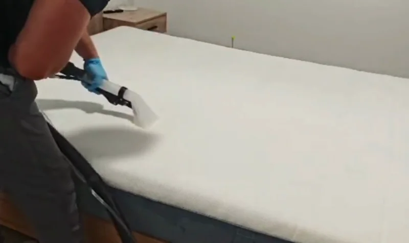 Extração do colchão durante o serviço DeepClean